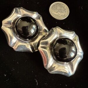 Sterling silver and black stone vintage earrings. 1990’s. Excellent condition.